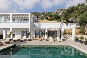 Bazén v ubytování Nisos Villas Corfu nebo v jeho okolí