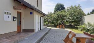 Vonkajšia záhrada v ubytovaní Apartments with a parking space Fuzine, Gorski kotar - 19537