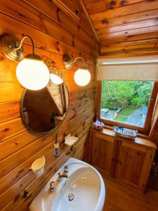 A bathroom at Chalet Alma