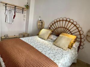 A bed or beds in a room at El descanso del almorávide Még 37 kép