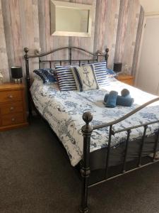 Postel nebo postele na pokoji v ubytování Bramble Cottage - Sleeps 5 with FREE WiFi