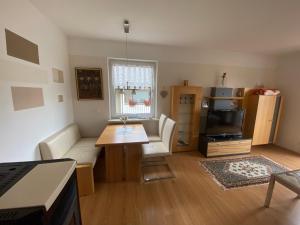 Kuchyň nebo kuchyňský kout v ubytování Wunderschöne Ferienwohnung in Nagel am See