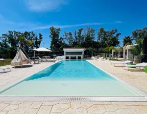 Bazén v ubytování Luxury Home & Pool nebo v jeho okolí