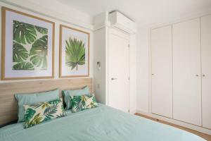A bed or beds in a room at Sea view, pool, free parking, wifi, Port Aventura Még 21 kép