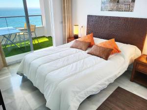 Fotografia z galérie ubytovania PINTA BEACH HOUSE Dúplex con vistas panorámicas v destinácii Málaga