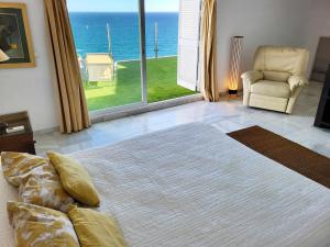 Fotografia z galérie ubytovania PINTA BEACH HOUSE Dúplex con vistas panorámicas v destinácii Málaga
