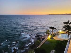 Fotografia z galérie ubytovania PINTA BEACH HOUSE Dúplex con vistas panorámicas v destinácii Málaga