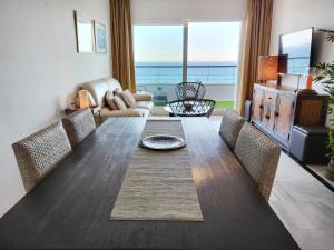 Fotografia z galérie ubytovania PINTA BEACH HOUSE Dúplex con vistas panorámicas v destinácii Málaga