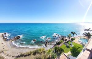 Fotografia z galérie ubytovania PINTA BEACH HOUSE Dúplex con vistas panorámicas v destinácii Málaga