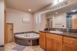 Η κουζίνα ή μικρή κουζίνα στο Pelican Crest - Meredith Lodging +39 φωτογραφίες