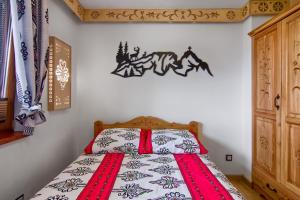 Posteľ alebo postele v izbe v ubytovaní Apartament Sikorówka 1