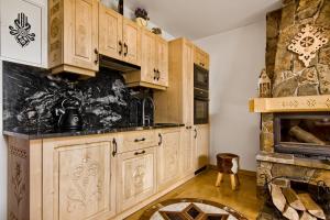 Kuchyňa alebo kuchynka v ubytovaní Apartament Sikorówka 1