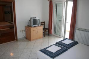 Μια τηλεόραση ή/και κέντρο ψυχαγωγίας στο Guesthouse Jelić