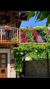 Balkón alebo terasa v ubytovaní Splendido cottage Lakeview