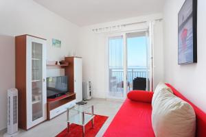 Μια τηλεόραση ή/και κέντρο ψυχαγωγίας στο Apartments by the sea Okrug Donji, Ciovo - 19974