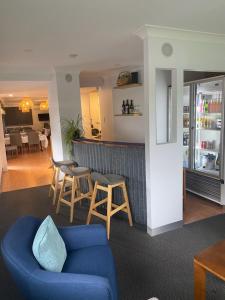 Kuchyň nebo kuchyňský kout v ubytování Fern Bay Motel