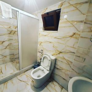 Koupelna v ubytování BEYAZEV BUTİK OTEL MAŞUKİYE + 29 fotografií