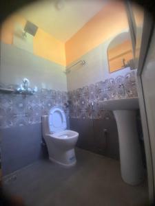Thanapati Guesthouse的一间浴室