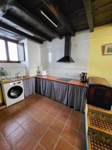 Kuchyň nebo kuchyňský kout v ubytování Casa Rural La Severina