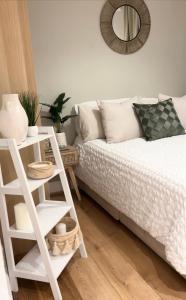 Posteľ alebo postele v izbe v ubytovaní London Property Apartments for up to 6, next to Big Ben & London Eye