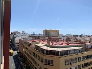 Výhľad na mesto Las Palmas de Gran Canaria alebo výhľad na mesto priamo z apartmánu