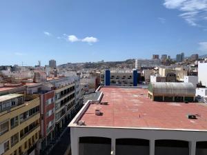 Výhľad na mesto Las Palmas de Gran Canaria alebo výhľad na mesto priamo z apartmánu