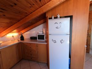 Kuchyňa alebo kuchynka v ubytovaní Loft apartment 20m from sea