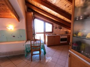 Kuchyňa alebo kuchynka v ubytovaní Loft apartment 20m from sea