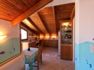 Kuchyňa alebo kuchynka v ubytovaní Loft apartment 20m from sea