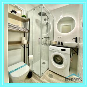 A bathroom at Estudio 31 Frente al Mar by Molinaptos
