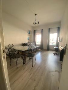 Zonă de luat masa în acest apartament