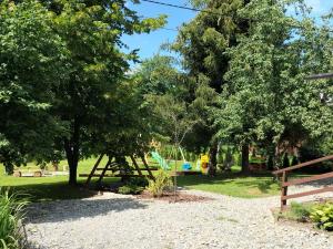 Vonkajšia záhrada v ubytovaní Domek całoroczny Pod Bieszczadzkim Aniołem