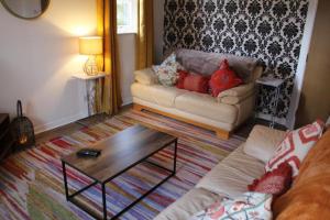 Gallery image of Cheery Craigie ground floor apartment in Perth
