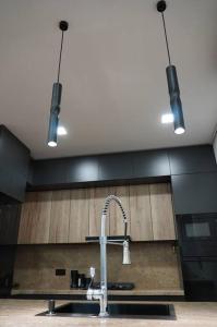 Dapur atau dapur kecil di Lovely, newly remodeled apartment in Yerevan!