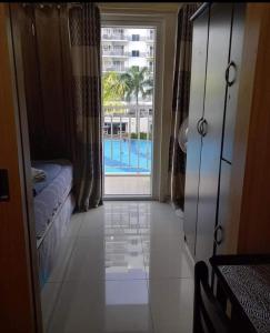 Bazén v ubytování Yhanz Z Sea Residences nebo v jeho okolí