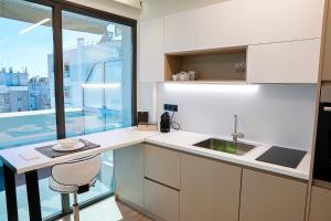 Η κουζίνα ή μικρή κουζίνα στο The First Key Luxury & small apartment in the center of Xanthi