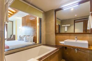 Ванна кімната в Soaltee Westend Resort Chitwan