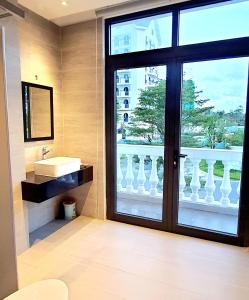 Fotografie z fotogalerie ubytování The Bok Hotel Grand World - by GoGo Phú Quốc v destinaci Phu Quoc