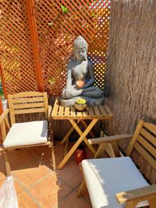 Posezení v ubytování Cheerful Townhouse Center Sitges 5 bedrooms Pool and Terrace