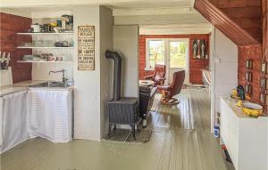 Kuchyň nebo kuchyňský kout v ubytování Pet Friendly Home In Sortland With Wifi