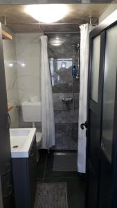 Kúpeľňa v ubytovaní Apartman Motorcycle friendly Osijek