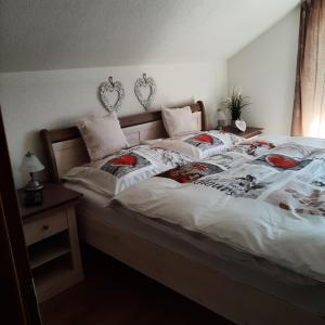 Cama ou camas em um quarto em 3 spálňová chata Baločka