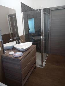 A bathroom at Mazzi House Garden Még 9 kép