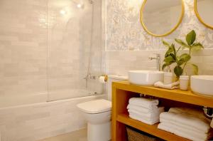 Koupelna v ubytování Wishome - Espectacular Villa con acceso privado a la playa de Oyambre