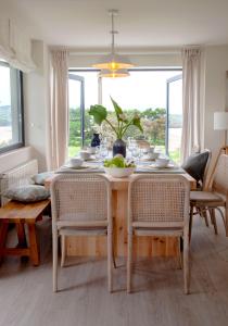 Posezení v ubytování Wishome - Espectacular Villa con acceso privado a la playa de Oyambre