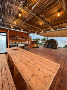 Photo de la galerie de l'établissement Atlit Rooftop Glamping, à Atlit