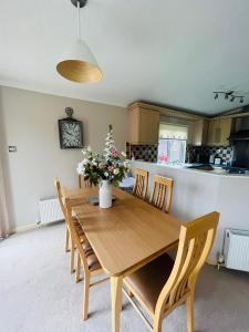 Imagen de la galería de Ness Lodge with Hot Tub, en Malton