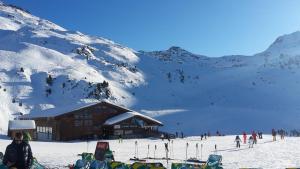 Obiekt Ski 3 Vallées à 80m télécabine de l'Olympe - appt 50m2, 3étoiles zimą