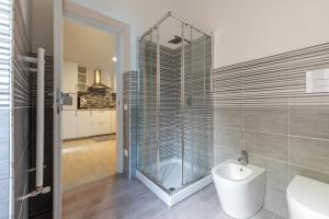 A bathroom at Al Khalisa Apartment by Wonderful Italy