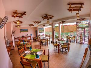 Um restaurante ou outro lugar para comer em O2 Ella